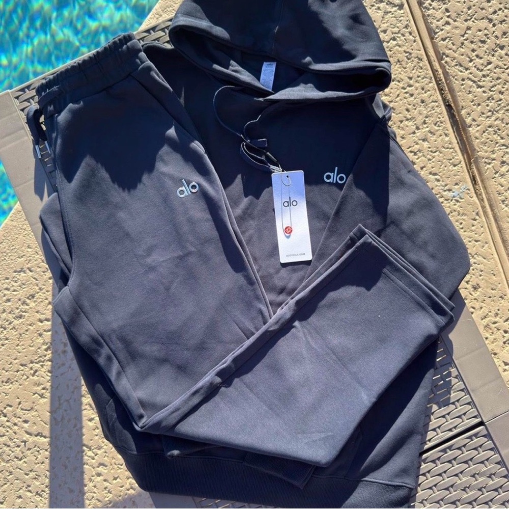 Alo navy blue set